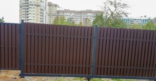 Купить распашные ворота из штакетника Лесозаводск, цена от 2786 руб.