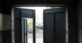 Купить гаражные ворота распашные Лесозаводск, цена от 3942 руб.