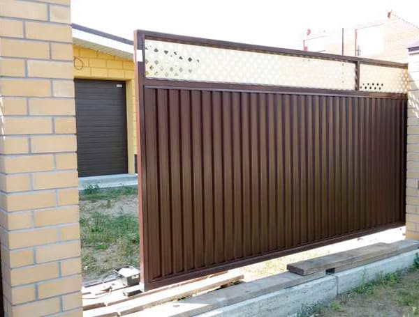 Эстетика и Надежность: Ворота Grand Line для Вашего Дома в Лесозаводске от 37630 руб